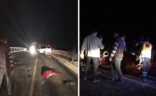 Afyonkarahisar'da minibüs ile otomobil çarpıştı: 1 ölü, 8 yaralı